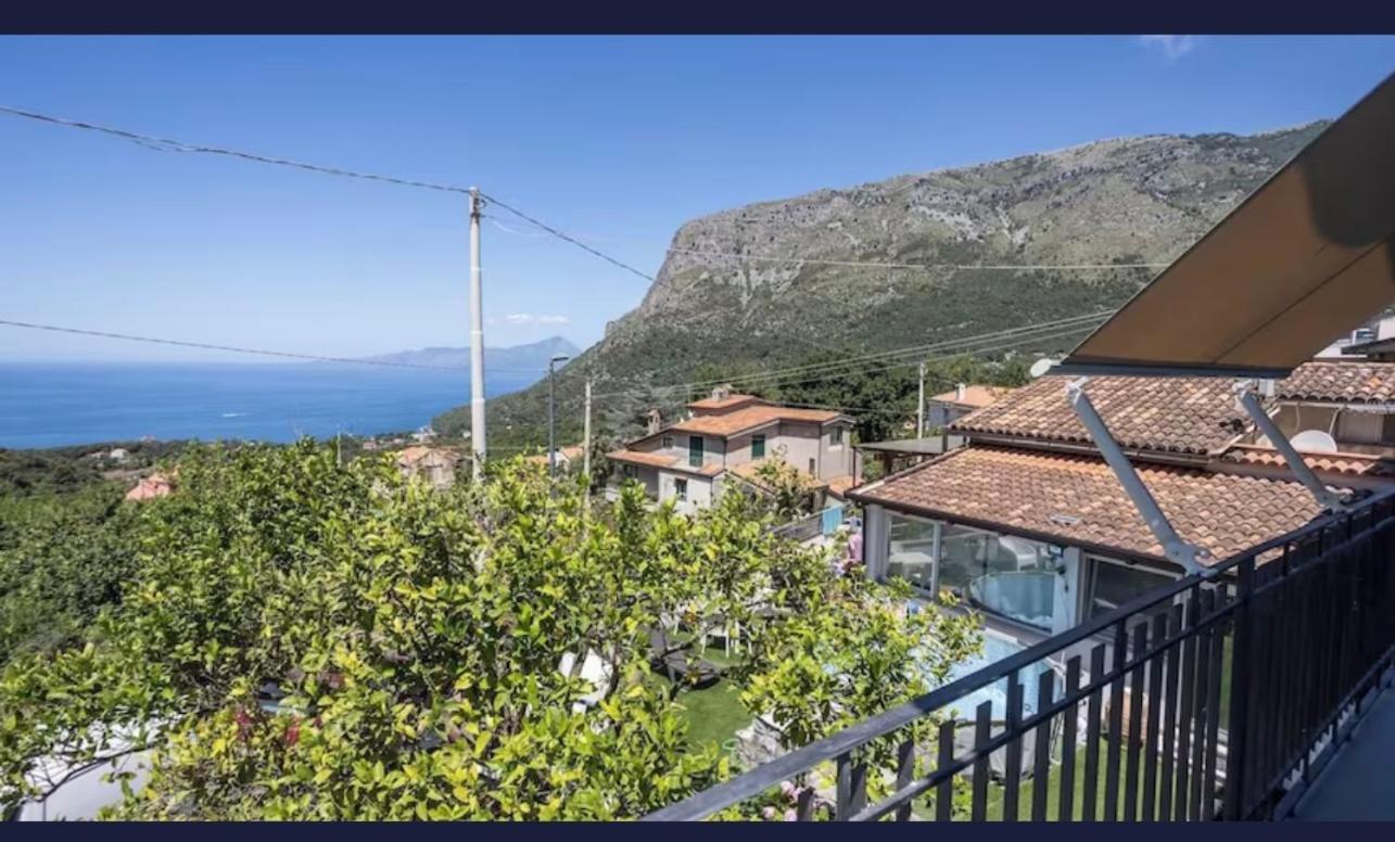 マラテーアLa Casa Di Carolinaアパートメント エクステリア 写真